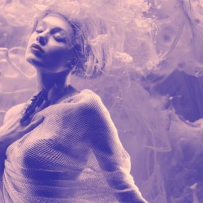 Întotdeauna urmează ceva mai bun. Zâmbește! Universul se gândește la tine