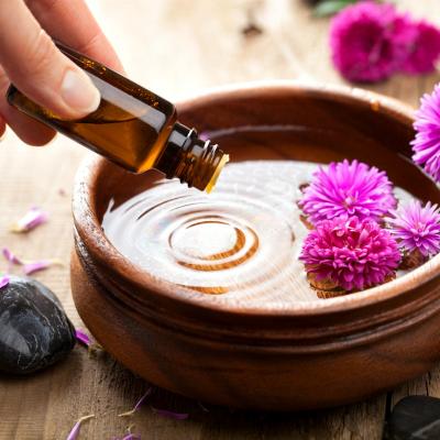 4 uleiuri esentiale pentru un august relaxat