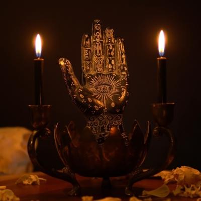 Nu ți-ai rupt niciodată un os? E posibil ca sufletul tău să aibă un pact energetic nevăzut cu Universul. Iată prețul! 