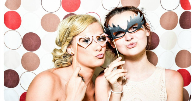 Cum te îmbraci corect la o nuntă