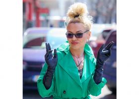 Laura Olaru, designer: Nu cred în rezoluții, nu-mi fac planuri pe termen lung. Respir și respect autenticul.