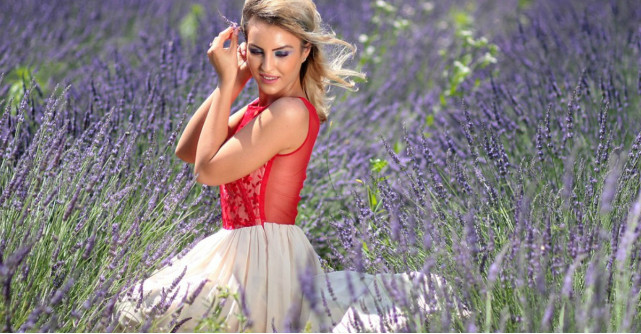 4 rochii de seară superbe fabricate în România