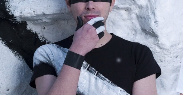 Mr Pink si Moga vin cu Stirile zilei