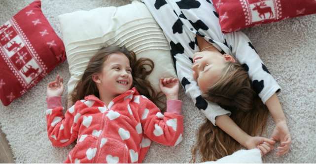 Pijamale pentru copii: 5 seturi simpatice și colorate