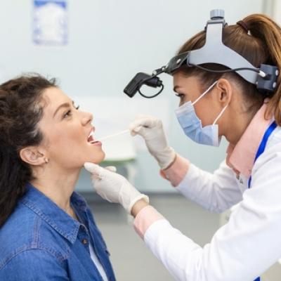 Puroi în gât - cauze, simptome și tratament eficient