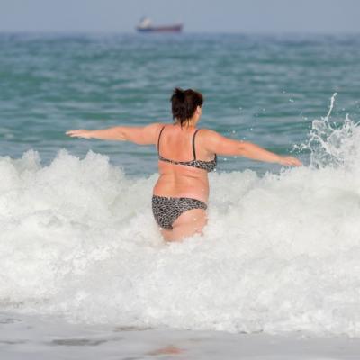 Dragi mamici, vara aceasta purtam costumele de baie!