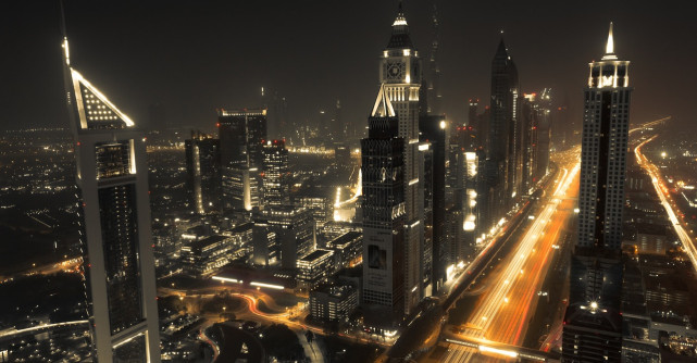 Cea mai inalta cladire din lume - Burj Khalifa si recordurile sale