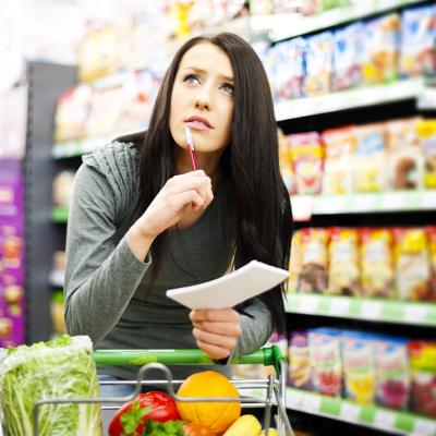 Cum să-ți planifici lista de cumpărături pentru o dietă echilibrată? Ponturi pentru a alege inteligent de pe raft