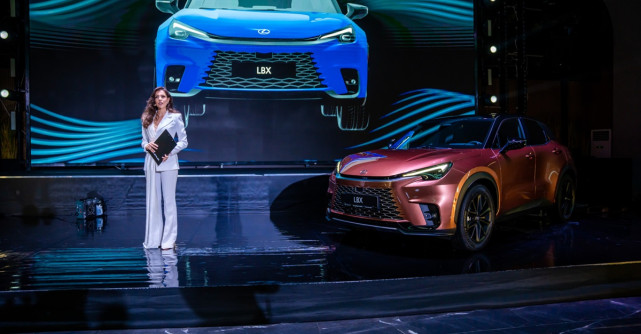 Noul Lexus LBX, un crossover compact revoluționar, este disponibil în România