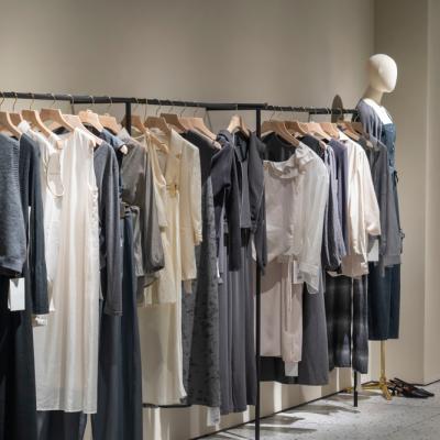 Cum îți dai seama ce siluetă de fustă sau rochie te avantajează? Ghidul complet al proporțiilor și al echilibrului vizual