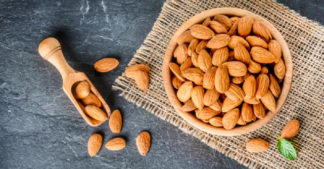 Migdalele: calorii, conținut nutrițional, beneficii sănătoase și recomandări la dietă