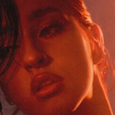 Holy Molly aduce o experiență vizuală captivantă în cadrul concertului PULS, prin fotografii realizate de Vlad Andrei