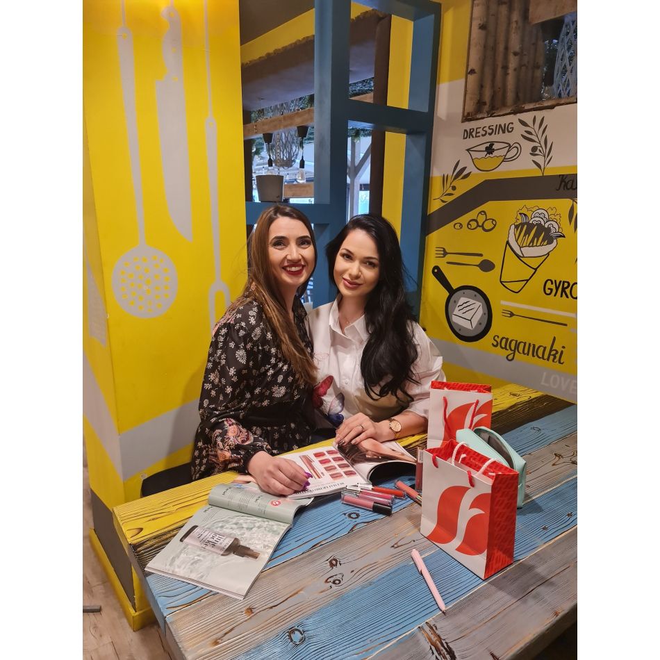 Cu ce se ocupă Robert, noul iubit al Deei Maxer? Tânărul este cu 3 ani mai mic ca ea! 