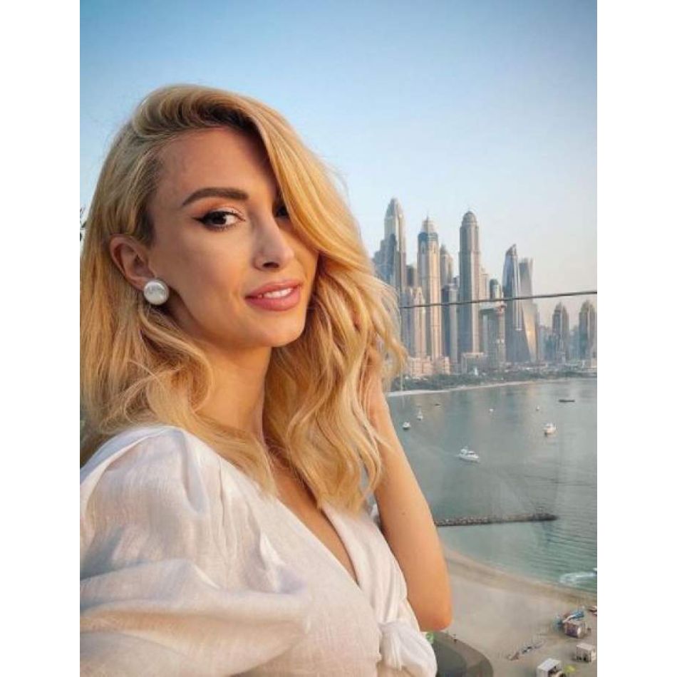 Andreea Bălan, planuri în imobiliare. Artista vrea să stea cu fetițele ei două luni pe an în Dubai