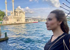 Imaginea cu care Iulia Vântur le-a închis gura cârcotașilor! Cum s-a afișat alături de Salman Khan și părinții ei