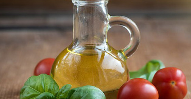 6 Boli in care poti utiliza ULEIUL DE CANEPA