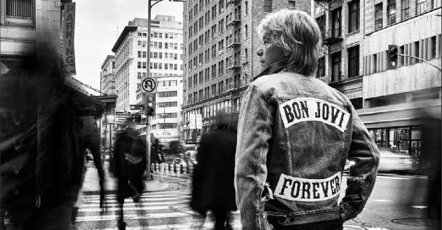 Bon Jovi și Robbie Williams lansează colaborarea surpriză 'We Made It Look Easy', un omagiu nostalgic al tinereții rebele