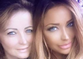 Cum o răsfață Bianca Drăgușanu pe mama sa: Îi umplem puțin buzele cu acid hialuronic...Cum a surprins-o blondina pe mama sa