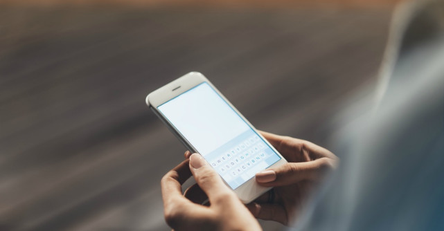 Cum poţi afla dacă telefonul îţi este ascultat sau dacă eşti spionat