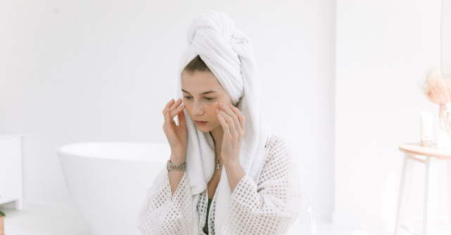 Pielea deshidratată sau uscată: cum o recunoști și ce măsuri trebuie să iei