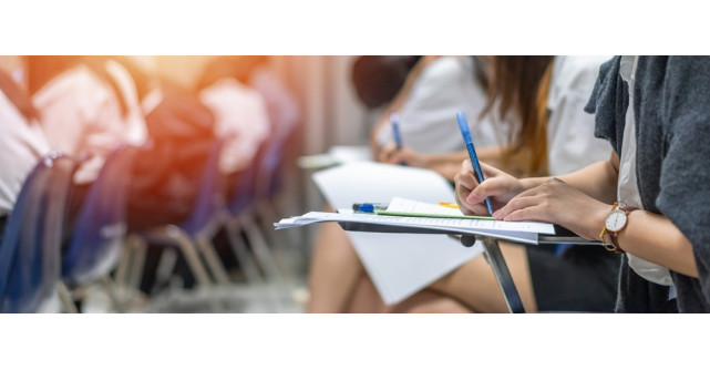 Studenții de la Litere, apel ferm la vot: Susținem parcursul proeuropean al României. Extremismul nu are ce căuta în societate