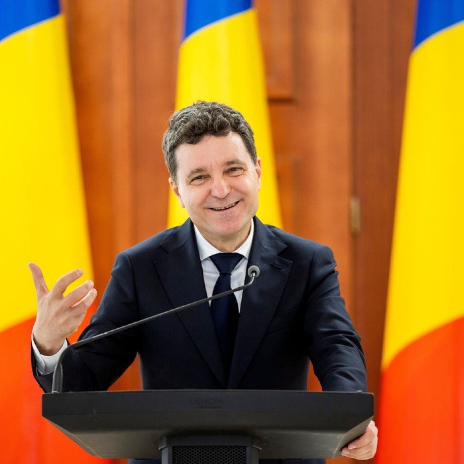 Nicușor Dan și Mirabela Grădinaru și-au dus fiica la școală. Aheea a început clasa a IV-a