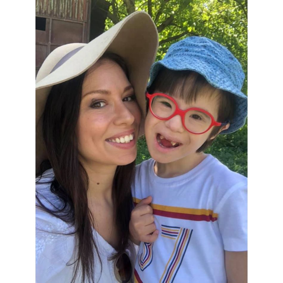 Cristina Bălan a născut o fetiță perfect sănătoasă! Imaginea emoționantă cu gemenii ei și micuța Nadeea Sofia