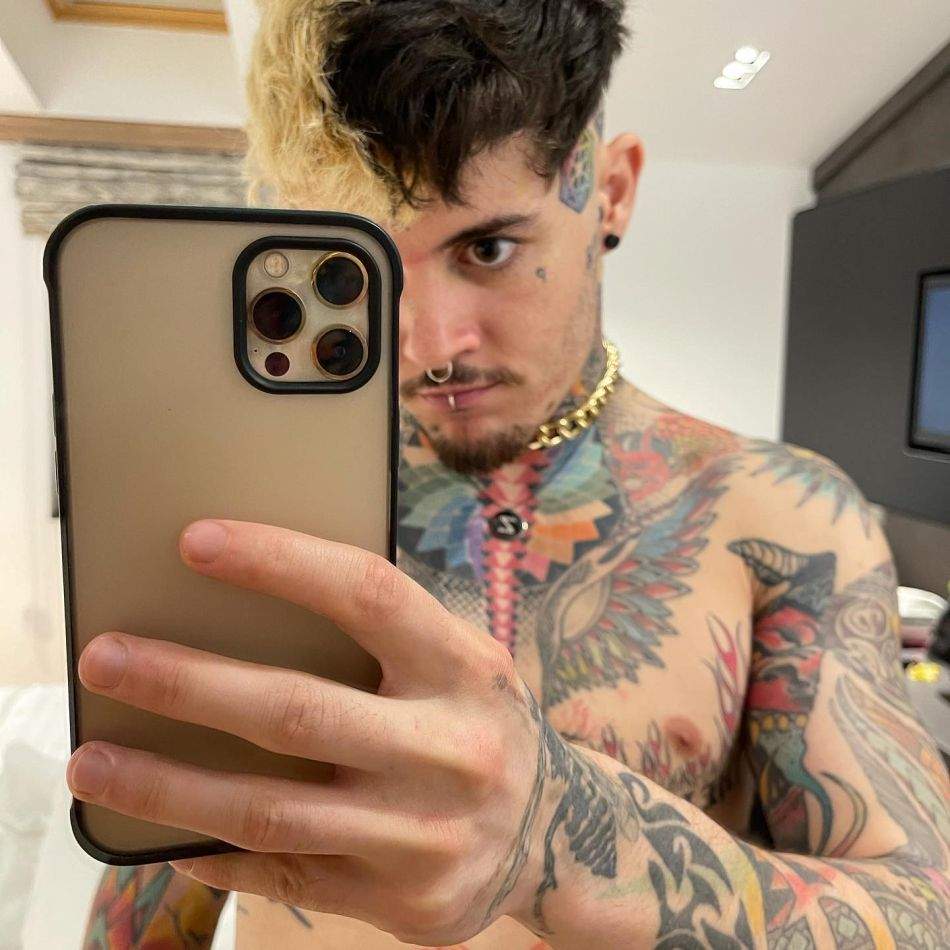 Motivul pentru care Zanni nu mai vorbește cu Alex Velea: Eu fiind mic și prost, chiar am crezut...