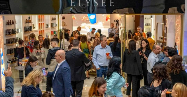 ELYSEE: 15 Ani de Parfumuri, Emoții și Un Strop de Nebunie