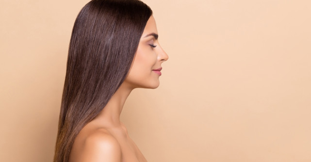 9 ingrediente esențiale pe care șamponul tău împotriva căderii părului trebuie să le conțină