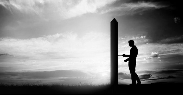 Nu mai încerca, dacă nu se deschide înseamnă că nu este ușa pe care trebuie să o deschizi tu