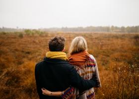 S*x după 40: Cum se schimbă dinamica intimității în timp