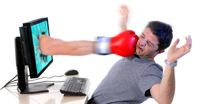 Facebook, mai rau decat tigarile si alcoolul?