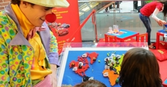 Copiii fac schimb de personaje si invata continentele lumii in spatiile de joaca UMF