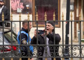 Cine este Marian Ceaușescu, protestatarul care a deschis o șampanie după moartea lui Ion Iliescu