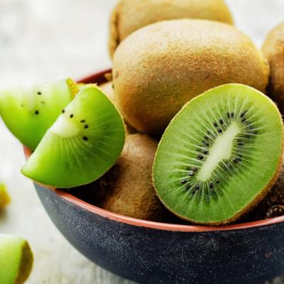 Kiwi – Câte calorii are acest fruct și ce beneficii aduce sănătății?