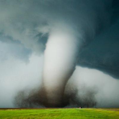 Puțini oameni știu asta! Cum se formează, de fapt, o tornadă?