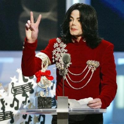 A aparut prima fotografie cu Michael Jackson mort