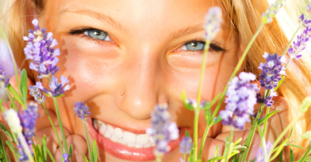 Stiai? Cum poti sa iti ingrijesti natural dintii