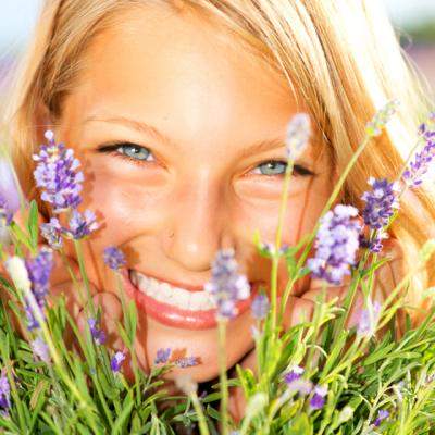 Stiai? Cum poti sa iti ingrijesti natural dintii
