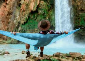 Cum să integrezi uleiul CBD în rutina ta zilnică pentru relaxare și echilibru