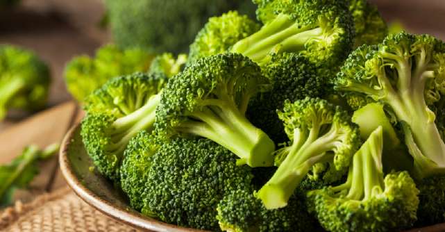 Câte calorii are broccoli și de ce ne recomandă specialiștii să îl consumăm?