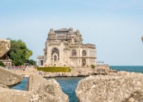 Cazinoul din Constanța a fost vandalizat la doar câteva săptămâni după redeschidere. ”Au desprins foițele de aur de pe pereți”