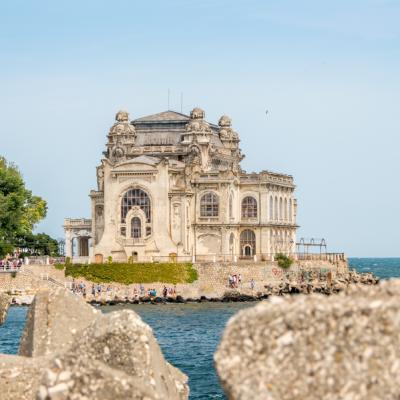 Cazinoul din Constanța a fost vandalizat la doar câteva săptămâni după redeschidere. ”Au desprins foițele de aur de pe pereți”