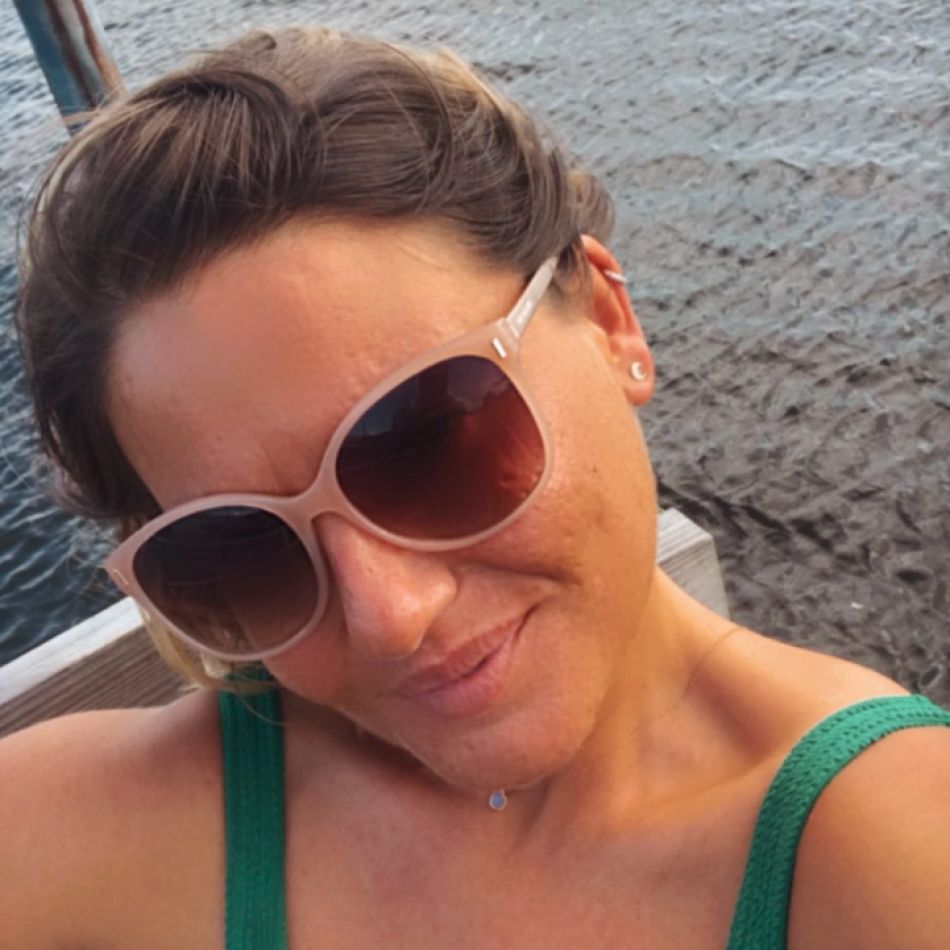 În ce situație disperată a ajuns fiica adoptivă a lui Ilie Năstase! Charlotte a ajuns pe străzi și cere bani pe social media