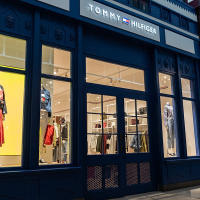 S-a deschis primul outlet Tommy Hilfiger din Romania