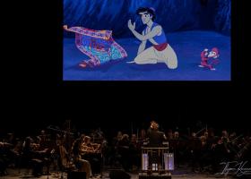 Disney aduce magia lui „Aladdin” la Sala Palatului: film, orchestră live, și artiști români în rolurile personajelor de poveste