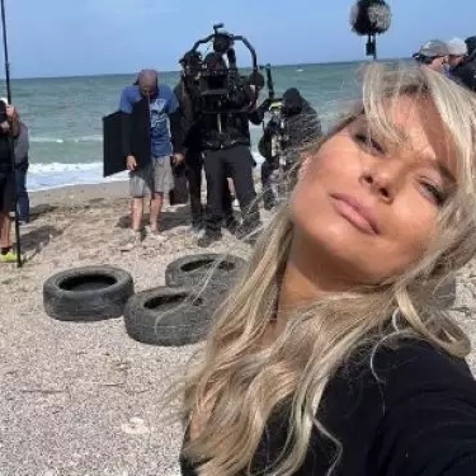 Laura Cosoi, despre concediul de maternitate: Eu cred că acest concediu de doi ani este un pericol...