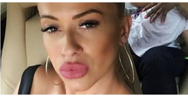 Anda Adam, gafă de proportii într-o parcare din Cluj! Artista și-a parcat bolidul pe locul persoanelor cu handicap