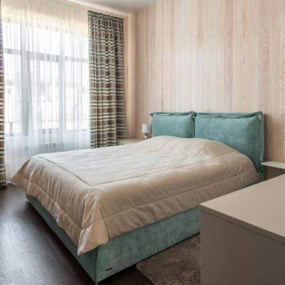 Cum mobilezi un dormitor mic astfel încât să nu pară înghesuit